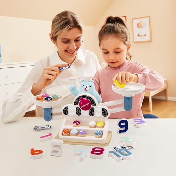 Yummy Balance Bear - TOPP LJUS - Cupcakes - Balansbrickor - Balans - Siffror - Räkna