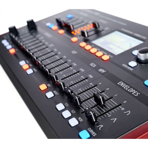 Behringer Deepmind 12D - analog synthesizer