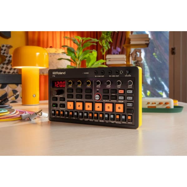 Roland AIRA Compact P-6 Kreativ Sampler
