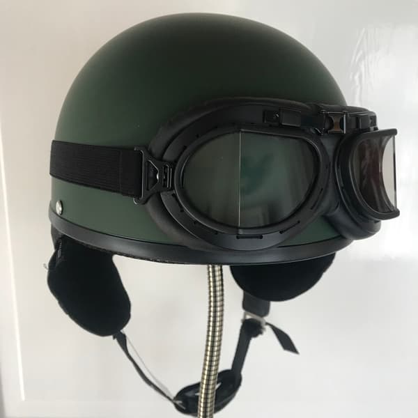 MILITÄRGRÖN RETRO MOPEDHJÄLM POTTHJÄLM VESPAHJÄLM MED SVARTA GOGGLES VURPOLLON