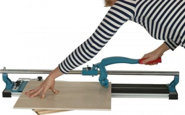 Dedra Manual machine for cutting tiles with roller bearings. 600mm "" X ""