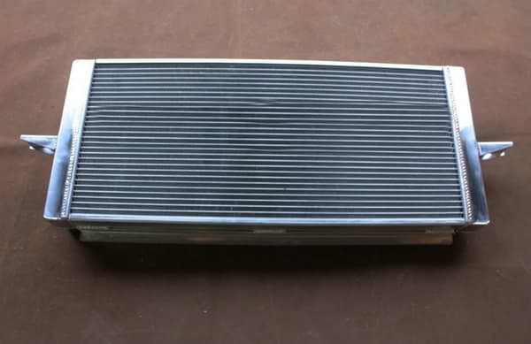 50MM Aluminiumlegering Radiator, Perfekt Pasform til Ford Modeller, Holdbar Konstruktion, Effektiv Køling