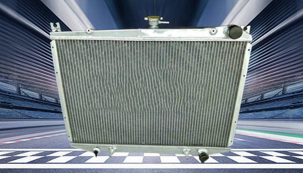 Aluminiumkøler og ventilatorenhed, passer til Nissan Pathfinder & Hardbody, holdbar konstruktion