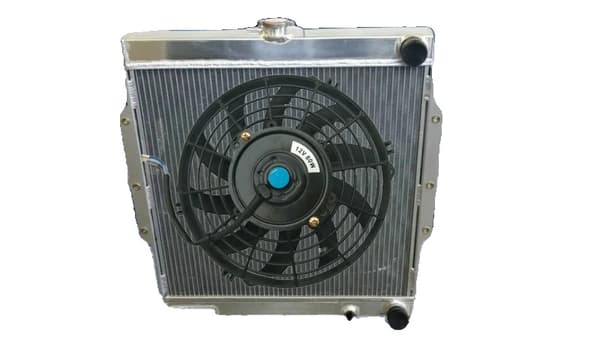 Aluminiumkøler til Toyota Landcruiser 75 Serie, kerne størrelse 500x518mm, indløbs/udløbs størrelse 38mm, kompatibel med manuel transmission.