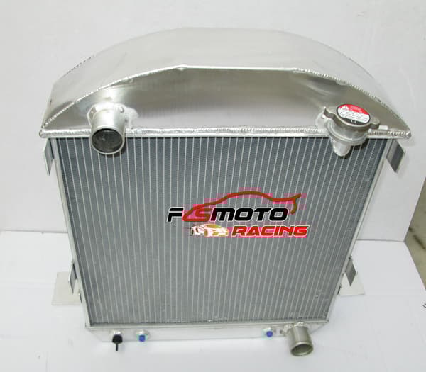 Aluminiumradiator, forbedret køleydelse, perfekt pasform til klassiske modeller, holdbar konstruktion.