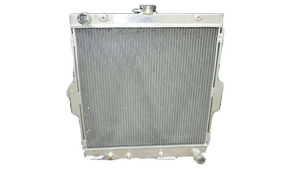 Aluminiumkøler til Toyota Land Cruiser, kerne størrelse 520mm x 500mm, indløbs/udløbs størrelse 38mm, optimeret til dieselmotor.