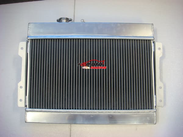 3Række Aluminium Radiator, Forbedret Kølekapacitet, Holdbart Luftfartsgrad Materiale, Præcisionspasform til Datsun 1600