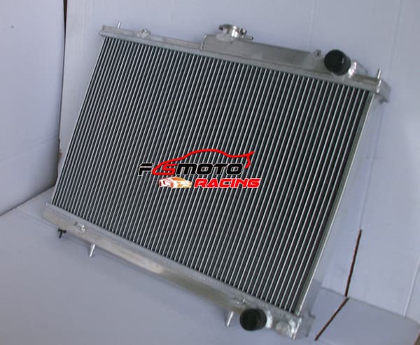 52mm Aluminium Radiator, Forbedret Kølekapacitet, Holdbar Konstruktion, Perfekt Pasform til Nissan Skyline