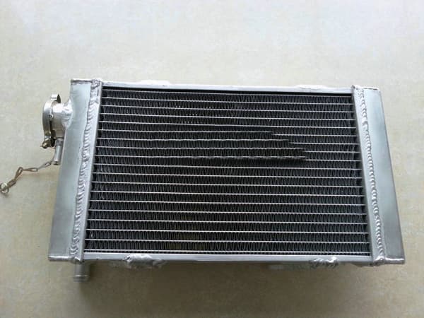 50MM Racing Aluminiumkylare, Anpassad för Go Karts, Lättviktsdesign, Optimal Kylprestanda
