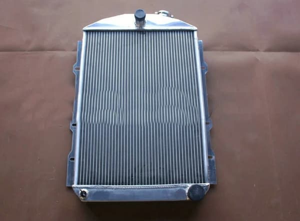 Aluminiumkylare, 3-radig kyldesign, perfekt passform för Chevrolet 350 V8, hållbart legerat material