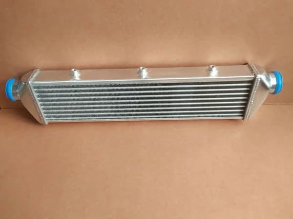 FMIC Aluminium Turbo Intercooler, 550mm Kerne Størrelse, 2.25" Indgang, Front Placering