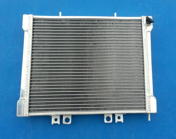 Aluminiumkylare, tungt designad, TIG-svetsad konstruktion, kompatibel med Polaris Sportsman 700 683cc