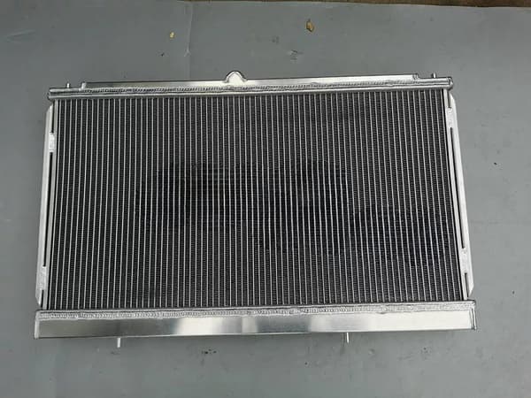 Aluminiumkylare, Förbättrad kylkapacitet, Kraftig konstruktion, Precisionssvetsningsteknik