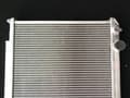 Miniatyrbild 4 av 4: Aluminiumkylare, hållbar legeringskonstruktion, precisionspassform för Toyota Mark 2, förbättrad kylningseffektivitet.