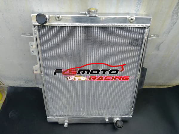 3-radig aluminiumkylare, kompatibel med Toyota Landcruiser HDJ78 HDJ79, effektiv kylning, hållbar konstruktion