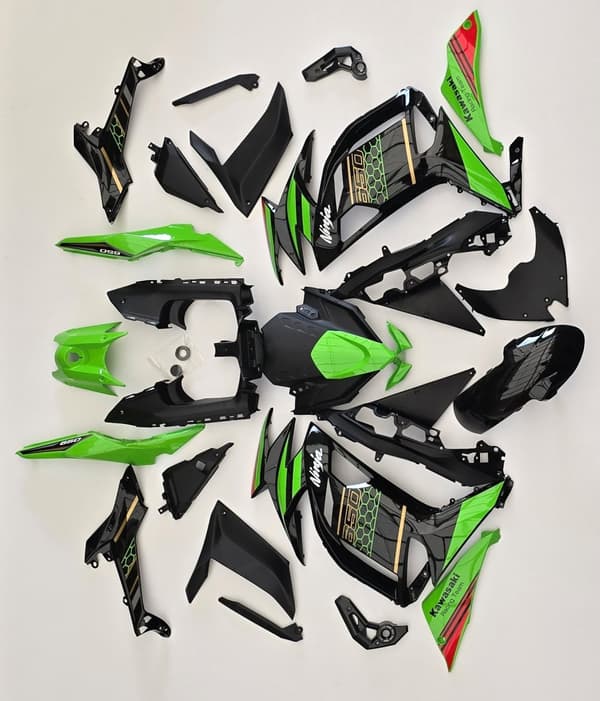 TopX KAWASAKI NINJA 650 20+ KATTESARJA LOKASUOJAT SIVUKATOS