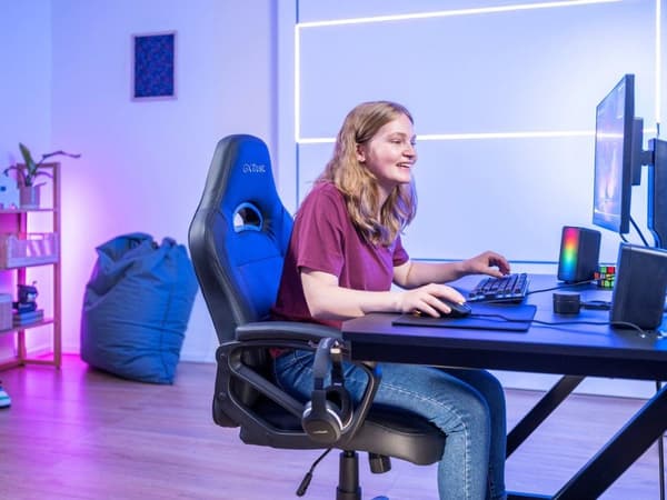 Trust GXT 611 Wezz - Upplyst 2.0 RGB högtalarset - 12W toppeffekt - svart