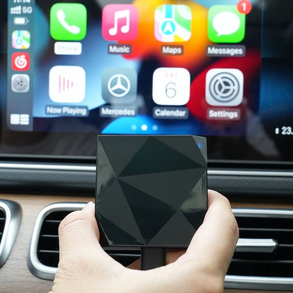 Ottocast - Trådløs Apple CarPlay adapter MK4