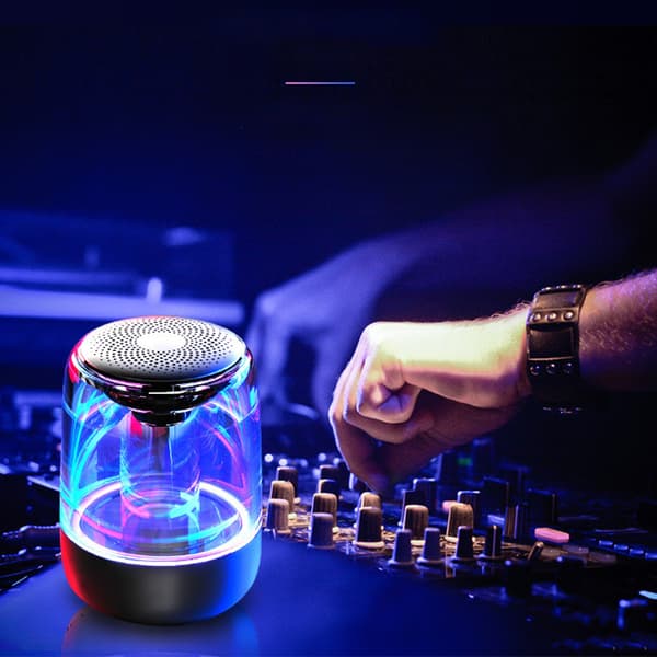 INF Portabel Bluetooth 5.3 Högtalare med LED-Ljus – Transparent Design, Trådlös Ljudupplevelse