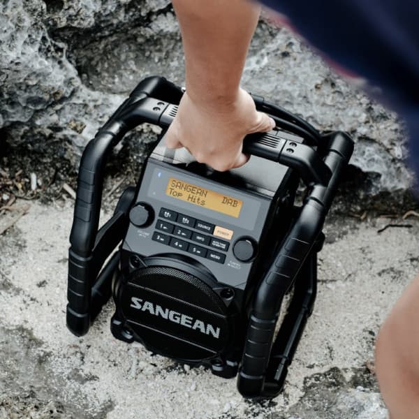 Sangean U5 DBT työmaaradio