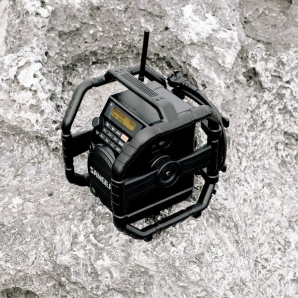 Sangean U5 DBT työmaaradio