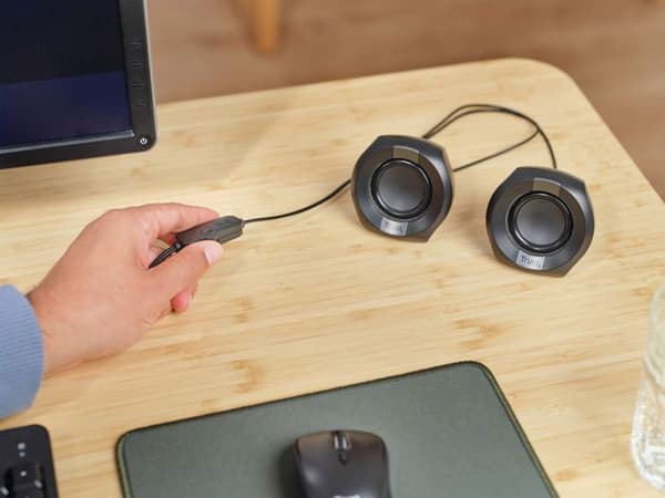 Kompakt PC-högtalare 2.0 - Trust - 8W - USB - 3,5 mm AUX-uttag - Trådbunden volymkontroll