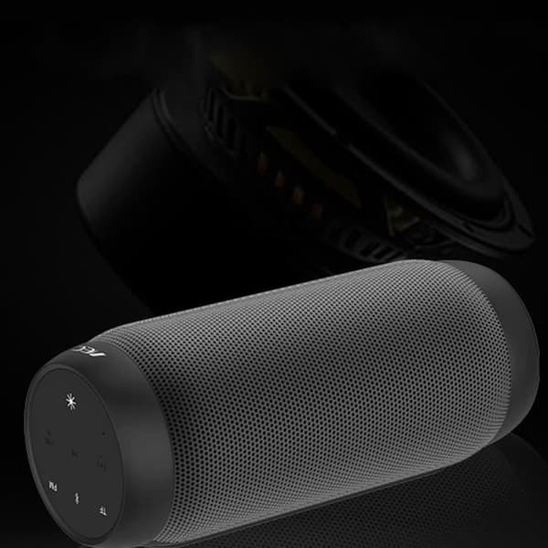 Trådlös lysande Bluetooth-högtalare Färgglad RGB cylindrisk subwooferkort utomhus