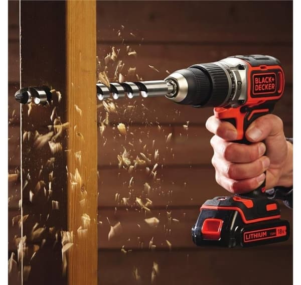 BLACK & DECKER, 18V borrmaskin med 2x2,0 Ah batterier, BCD383D2XK-QW