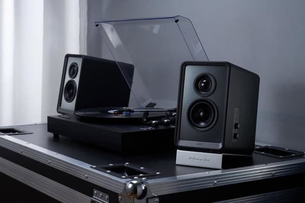 Monitorhögtalare - EDIFIER - QR65 - 70 W - Bluetooth 5.3 - RGB-ljuseffekter