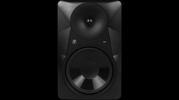 Mackie MR824 - 1.0 Kanaler - Kabelansluten - XLR/6.3mm/RCA - 55 W - 35 - 20000 Hz - Svart