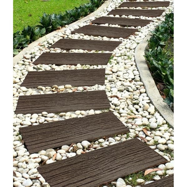 Primeur Railroad Tie Stepping Stone Garden Decoration