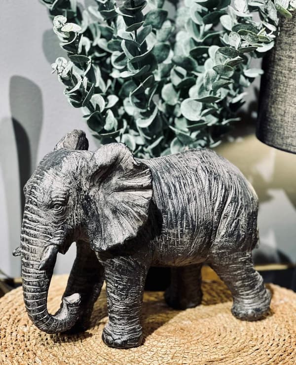 Elefant Brun 25 cm Snabel ner