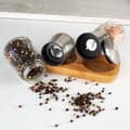 Miniatyrbillede 5 af 5: MÆLLESÆT PÅ STATIV TIL SALT- OG PEBERKWELL
