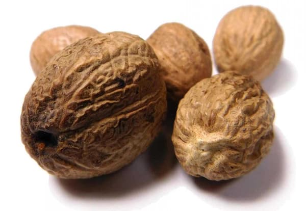 MUSKNÖT HEL 1 kg