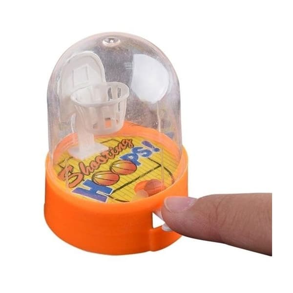 Mini basketspel - Märke - Modell - Mått: 6 x 4 cm - Material: plast - Slumpmässig färg