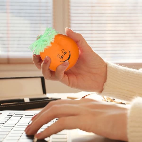 Relaxdays Anti-Stress Ball Barn Vuxna 6 cm Grimace Hair Ball Deg Mjöl 45 g