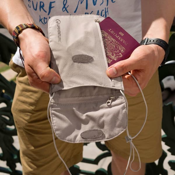 reseplånbok, LIFEVENTURE RFID BODY WALLET CHEST SAND LV72220