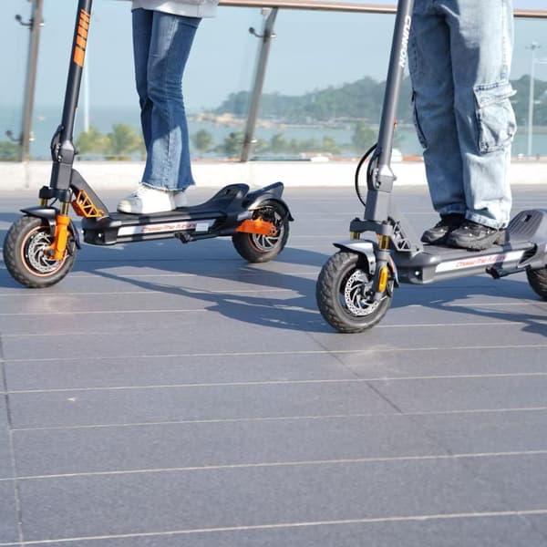 Elscooter CUNFON RZ1000 1200*2W 24AH/1152Wh Dubbelmotor 10,5-tums landsvägsdäck Stadspendling Elscooter