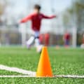 Miniatyrbild 2 av 6: Relaxdays Varningskoner, x16, fotboll, hunddressyr, ridsport, byggkoner 23 cm, barn, orange
