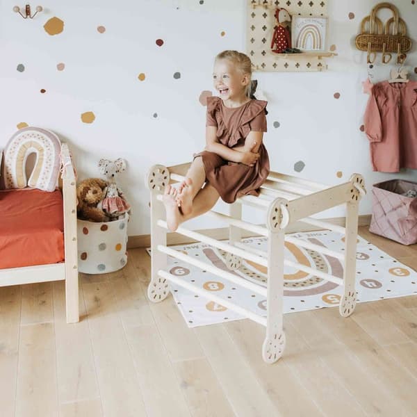 Justerbar Montessori inomhusklätterställning för barn – Modulär klättertriangel för småbarn