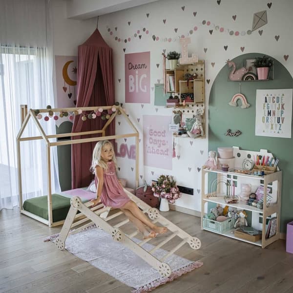 Justerbar Montessori inomhusklätterställning för barn – Modulär klättertriangel för småbarn