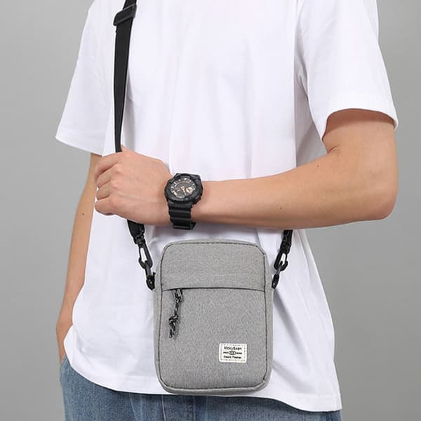 INF Kevyt crossbody-laukku miehille
