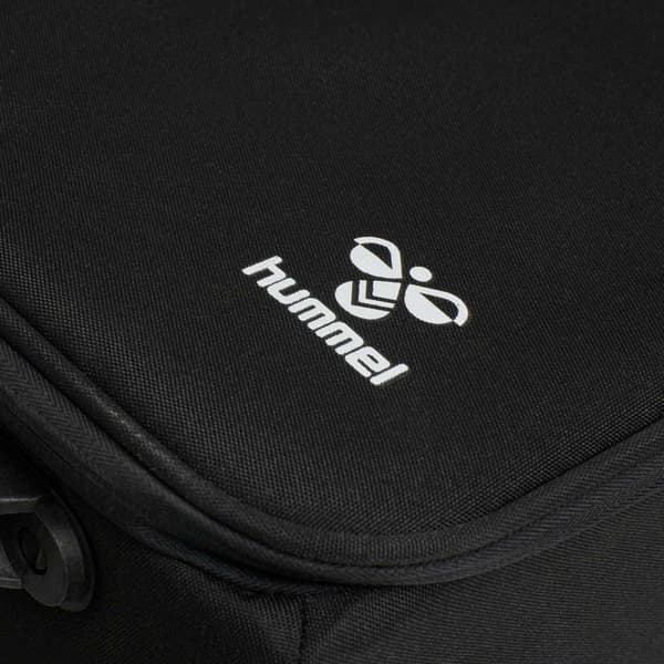 Hummel Laukku Core Cabin Musta