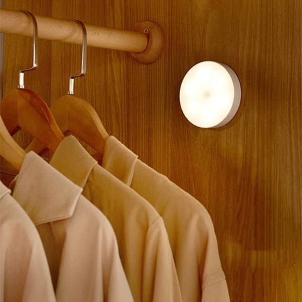 LED-kohdevalo liiketunnistimella - Ladattava ja itsekiinnittyvä