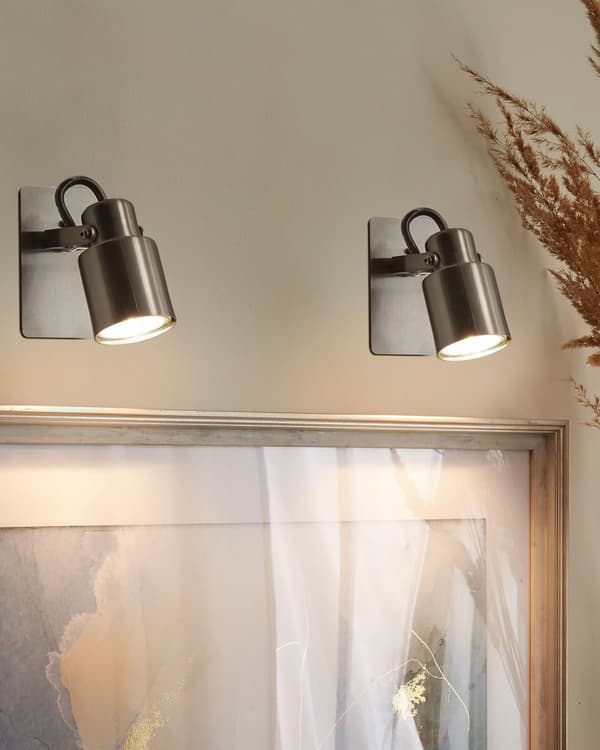Spotlys Væglamper sølv metal sæt med 2 ø 5 cm justerbar svingarm cylinderformet skærm spotlight design stue indretning