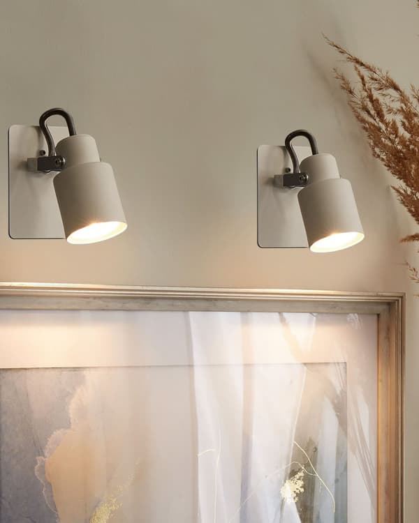 Sett med 2 vegglamper Hvit Metall ø 50 cm Svingarm Kjegleformet Spotlys Moderne