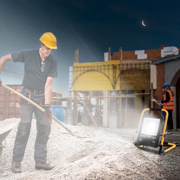 XMTECH Outdoor LED Flood Light med fäste och strömkabel - 100W kallvit - LED utomhusspotlight IP66 - för verkstad