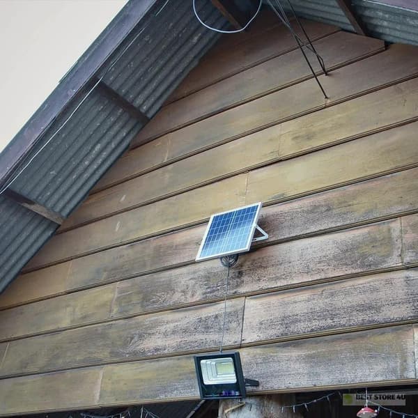 Solcellsdriven LED-projektor V-TAC 16W Svart IP65, Fjärrkontroll, Timer VT-40W 6000K 1050lm