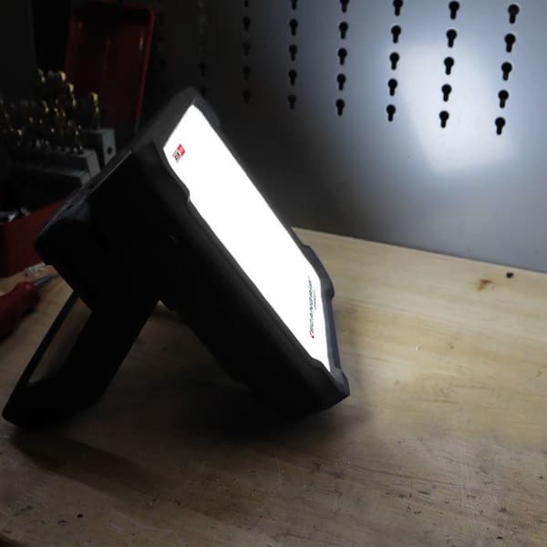 VEGA 2 CONNECT: Kompakt LED-projektor som erbjuder diffust ljus