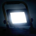 Miniatyrbild 2 av 2: Strålkastare med handtag 50 W LED kallvit
